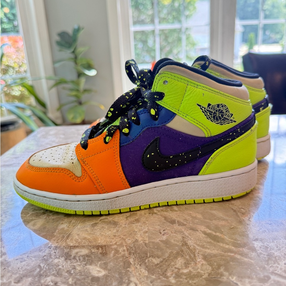 Nike Air Jordan 1 Mid SE Volt/Black/Vivid Orange Kids Shoes -